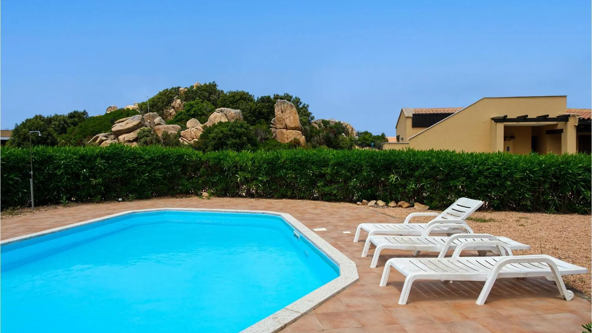 3 Bedroom Awesome Home In Trinita Dagultu Trinità dʼAgultu بيت للعطل